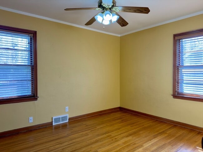 Building Photo - 3105 Burrmont Rd