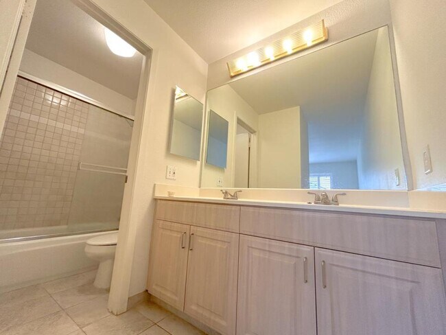 Building Photo - 92-1459-1459 Aliinui Dr