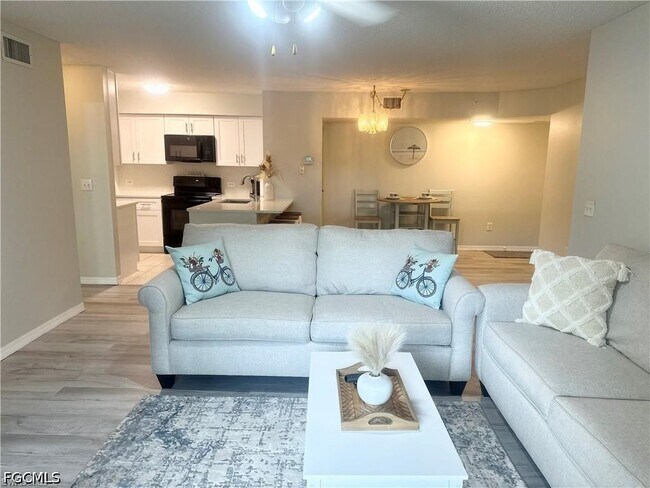 Building Photo - 8940 Colonnades Ct E