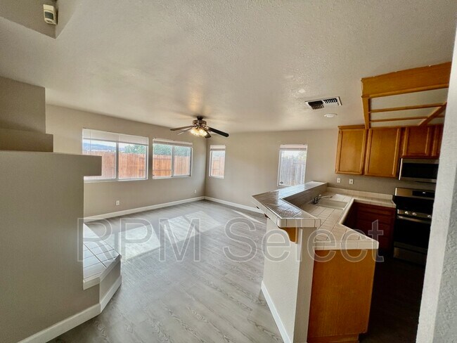 Building Photo - 4932 Chaps Ct