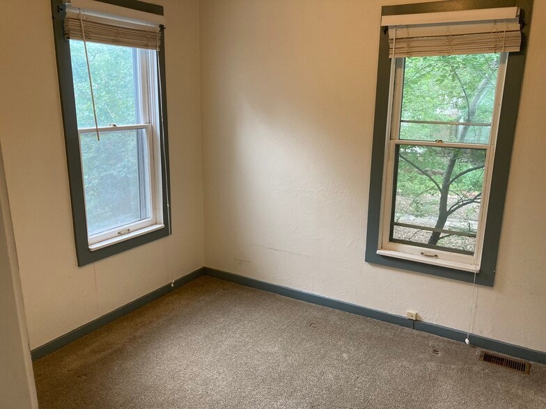 Master bedroom - 120 N Chestnut St