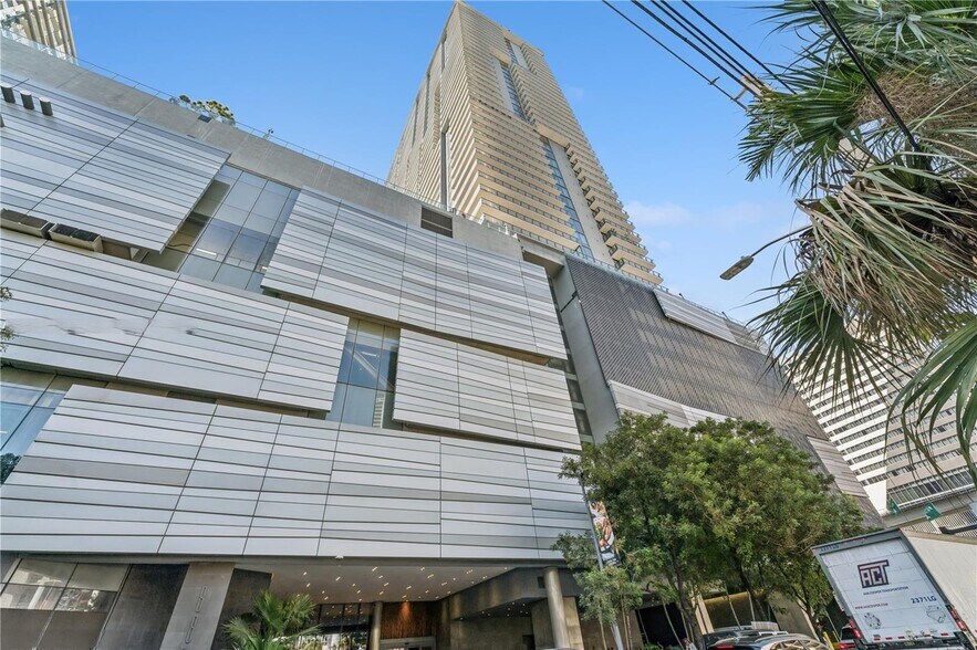 Building Photo - 88 SW 7th St