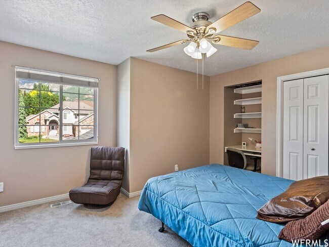 Building Photo - 3-bedroom, 2.5-bathroom home