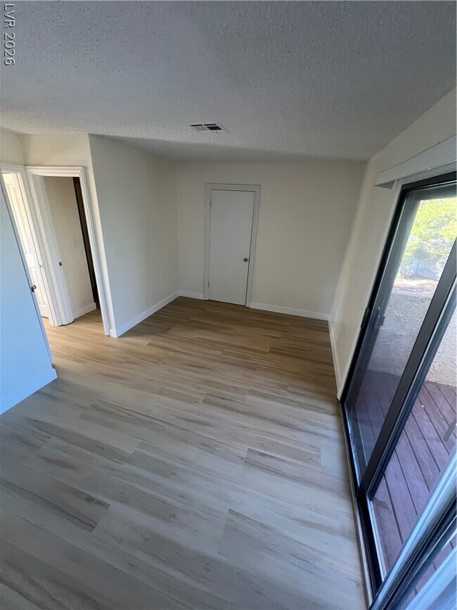 Building Photo - 3939 S Torrey Pines Dr