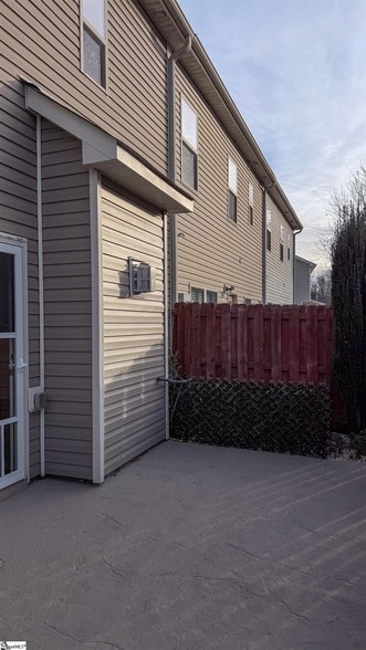 Building Photo - 428 Woodbark Ct