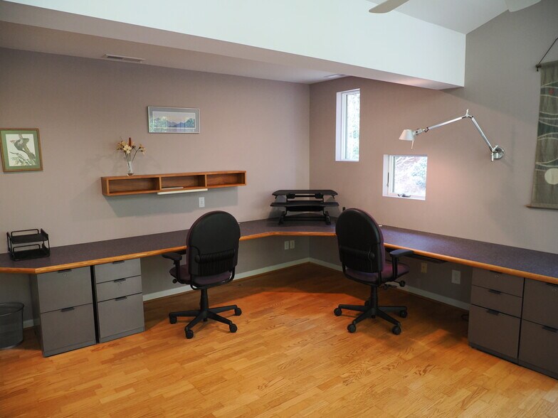 Building Photo - 100 Crab Apple Ln