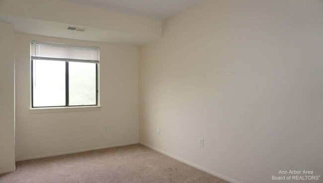 Building Photo - FOR RENT! | 2 bedroom Condo