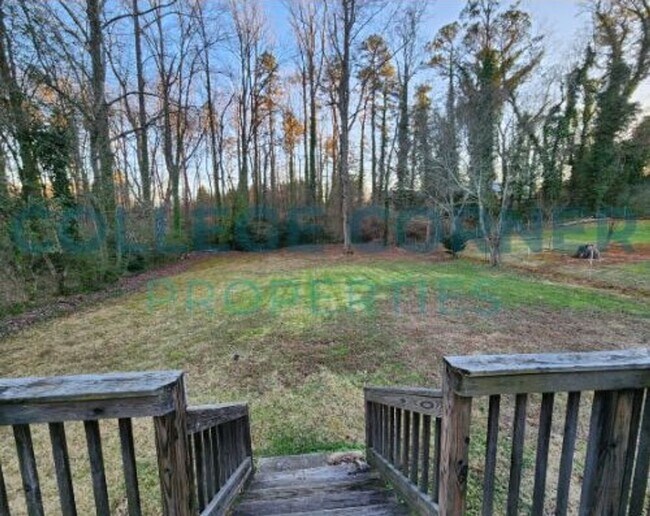 Building Photo - 1212 Brookwood Dr