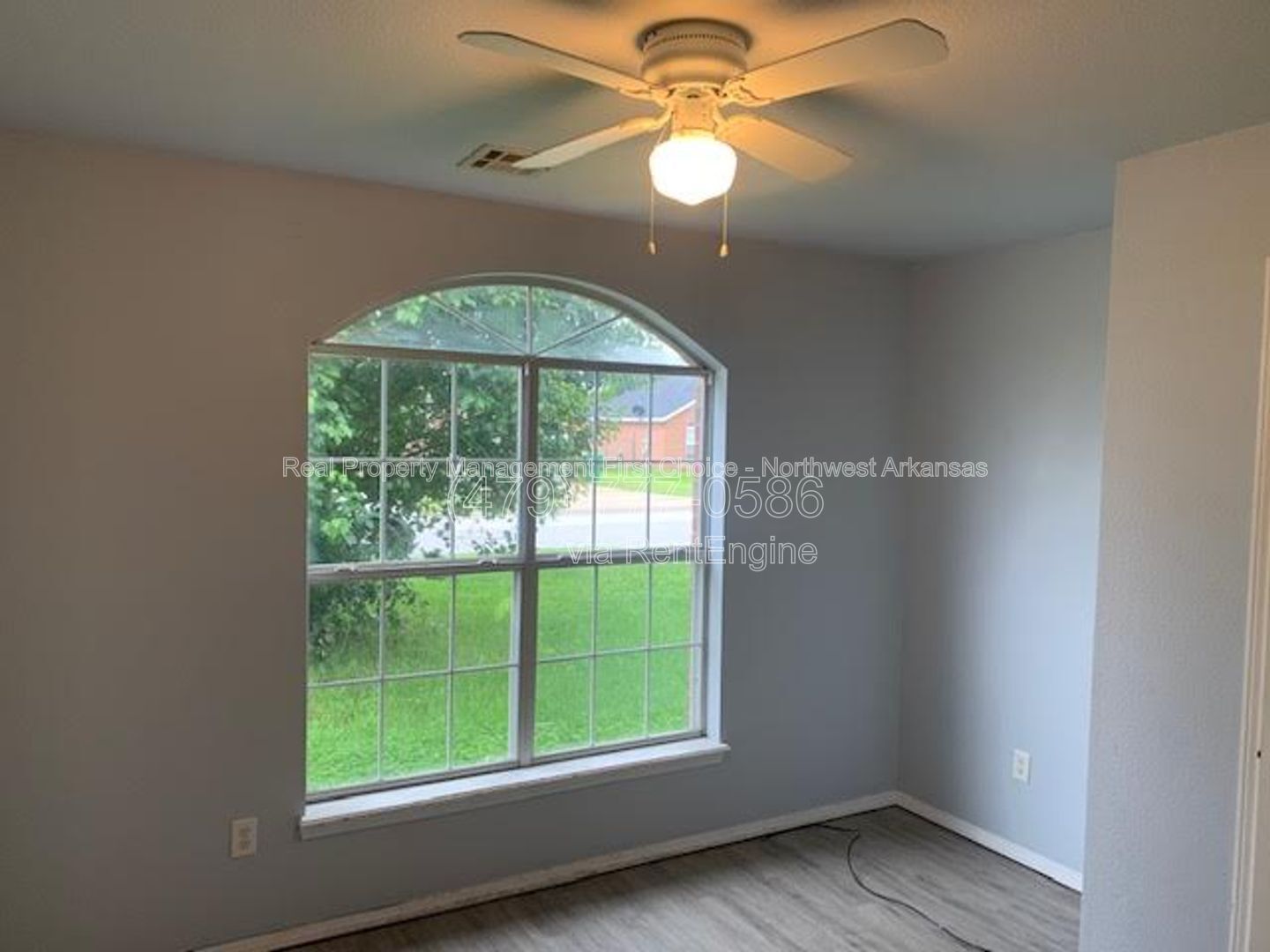 Building Photo - 890 Sunflower St