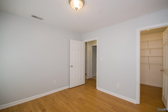 Building Photo - 277 Postwood Ct