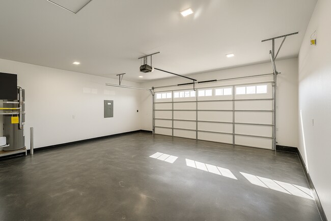 Building Photo - MOVE IN READY! Welcome Home! 3 bed/2 bath in West Richland