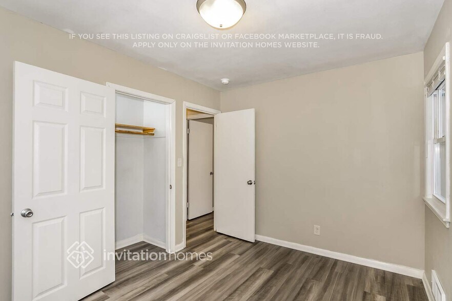 Building Photo - 4016 5th Ave S