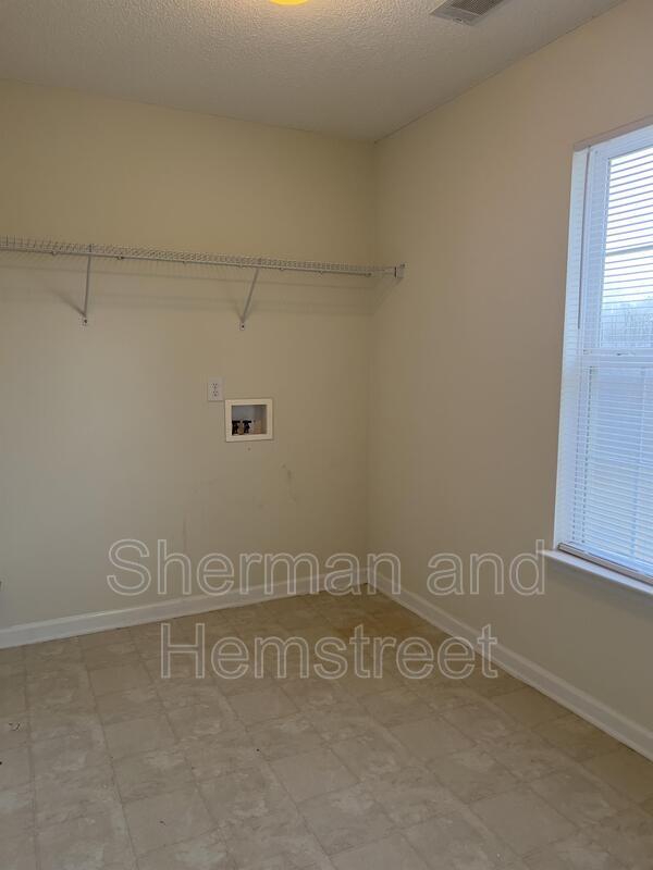 Building Photo - 3404 Thames Pl