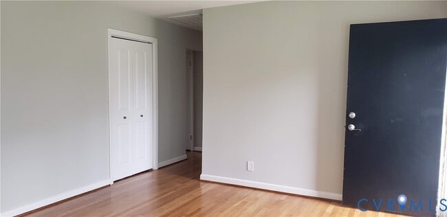 Building Photo - 2318 Leah Rd