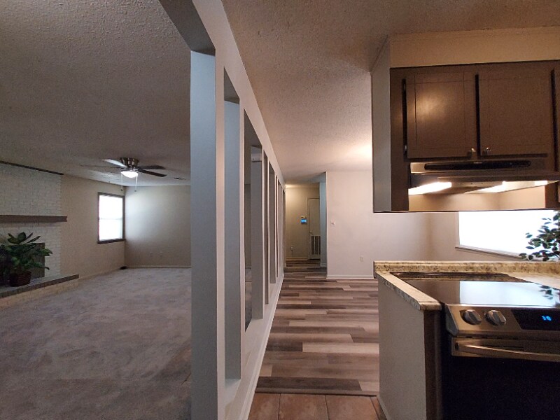 Building Photo - 126 Foxwood Cir