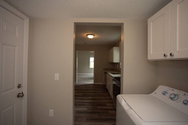 Building Photo - Welcome to this Beautiful Home nestled in the heart of Sumter, SC.