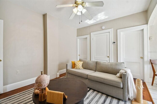 Building Photo - 2445 2nd Ave N