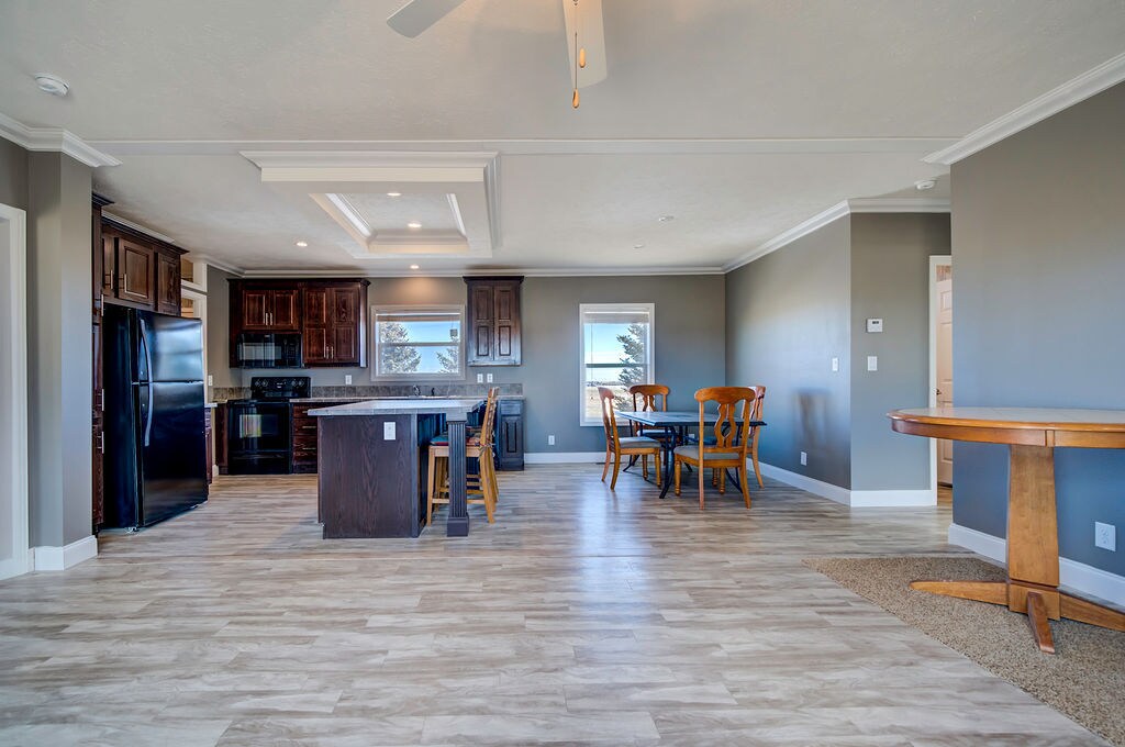 Building Photo - 13380 Log Rd
