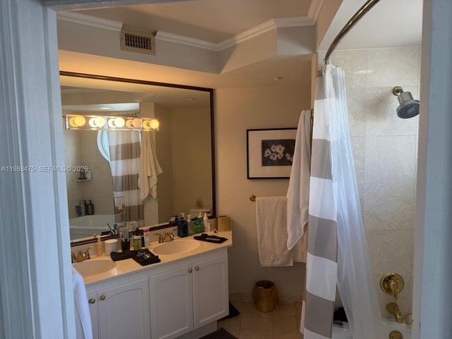 Building Photo - 7330 Ocean Terrace