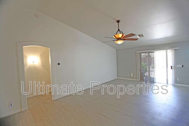 Building Photo - 20622 N 102nd Ln
