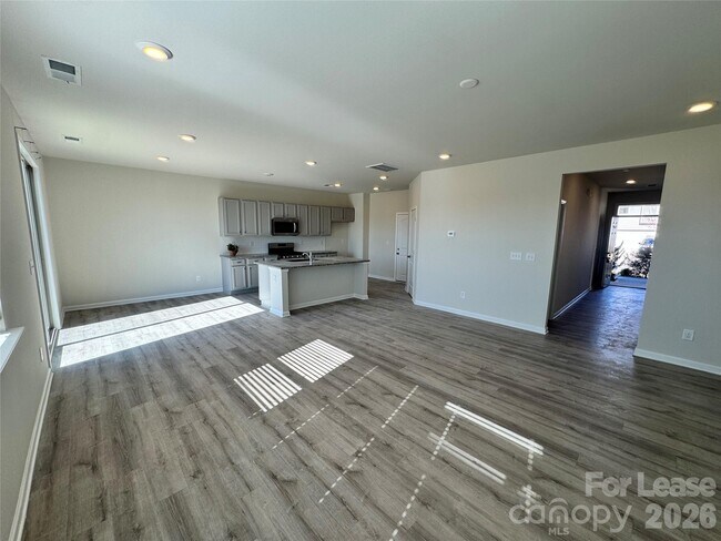 Building Photo - 1011 Maylen Trce