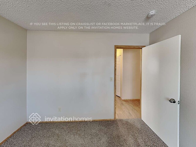 Building Photo - 832 Anchor Dr