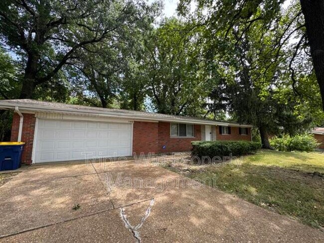 Primary Photo - 11930 N Ranch Dr