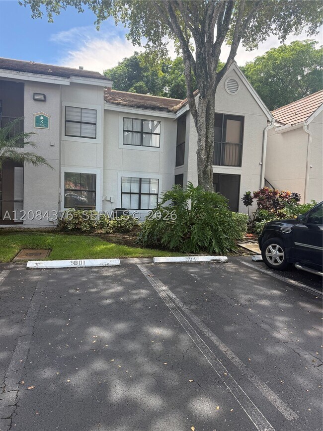 Building Photo - 15680 SW 106th Ln
