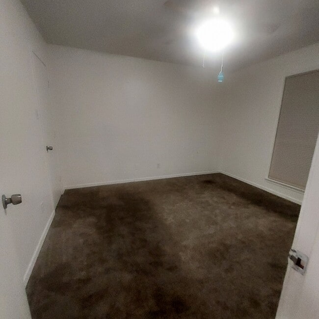 Building Photo - 5512 Lewis Ct