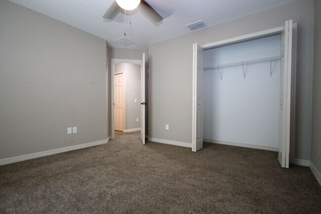 Building Photo - BEAUTIFUL 3 Bd/2Ba Home!!