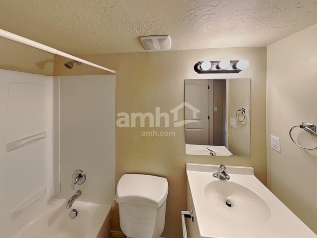 Building Photo - 2095 E Shadow Dr