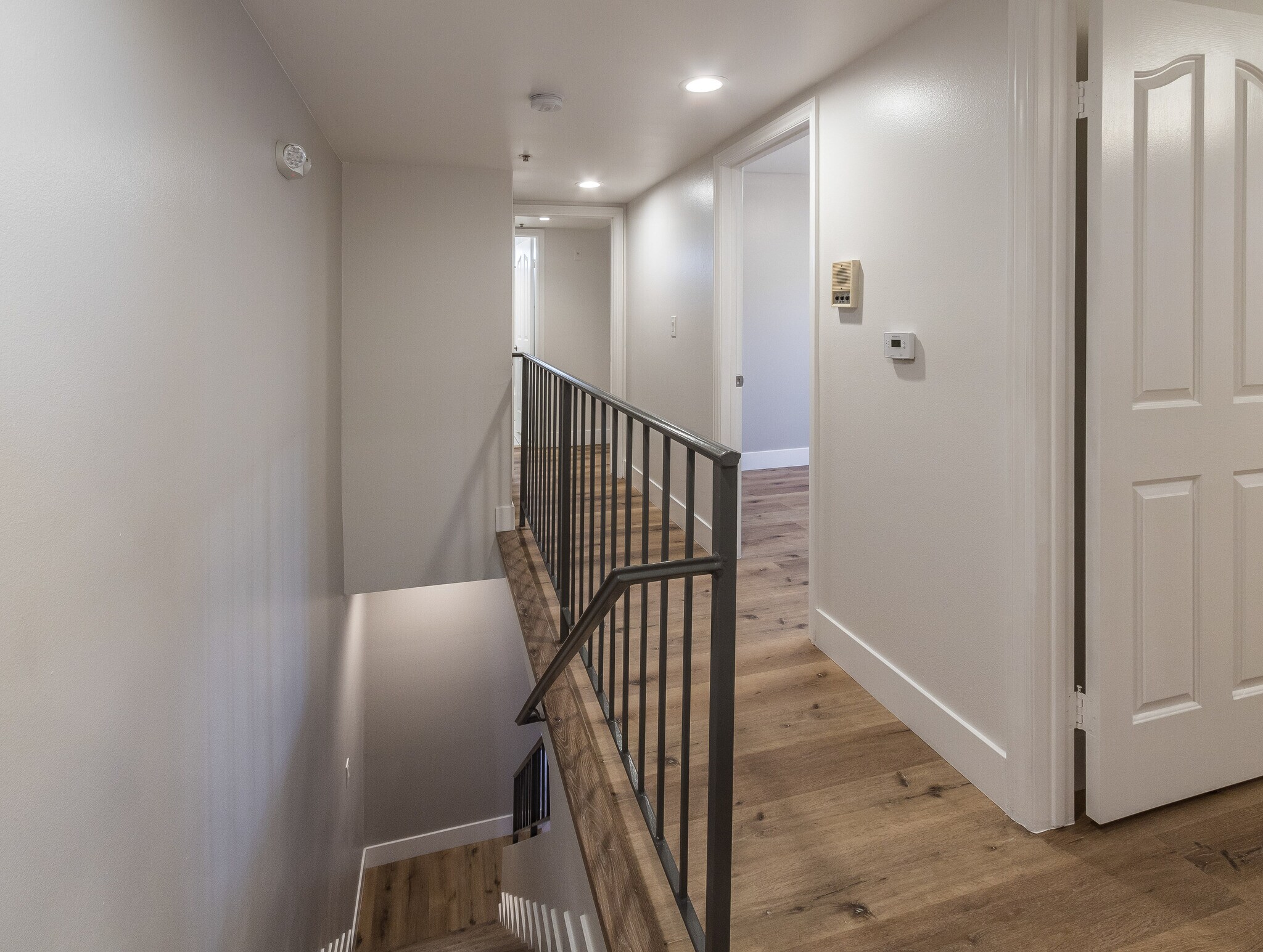 Building Photo - 321 W Dryden St