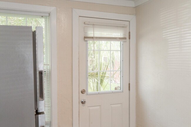 Building Photo - 515.5 N Monroe St