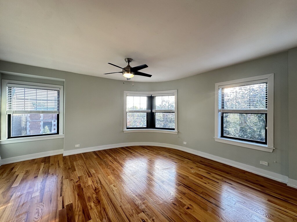 Building Photo - 822 Elm St