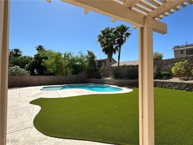 Building Photo - 2385 Quintet Ave