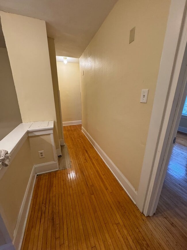 Building Photo - Beautiful Large Home for rent