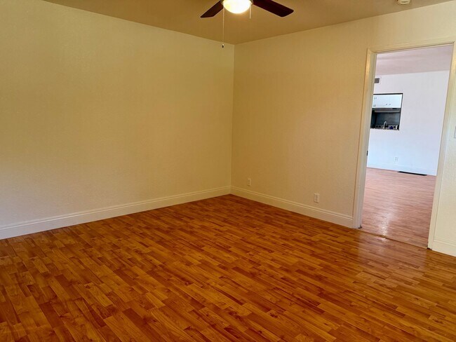 Building Photo - 223 Pollasky Ave