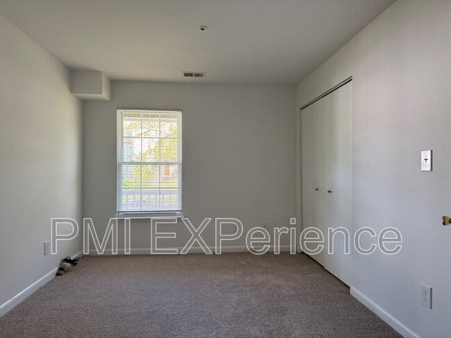 Building Photo - 1023 Spring Valley Ct