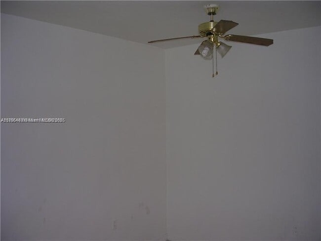 Building Photo - 13898 SW 90th Ave