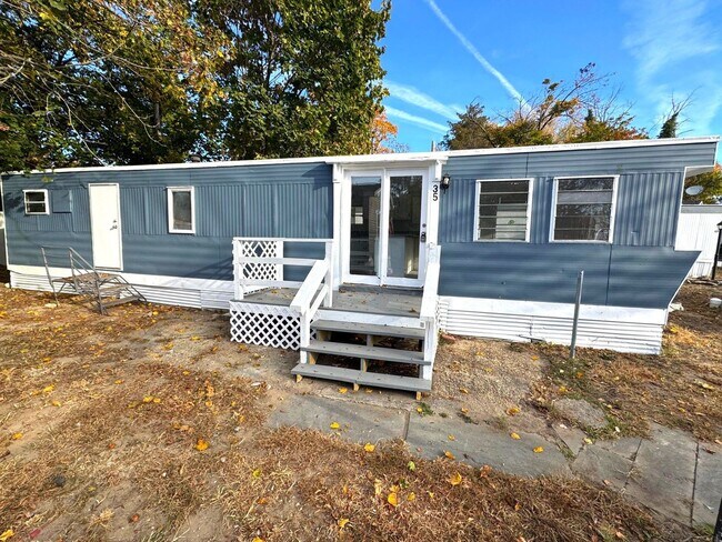Building Photo - Renovated Two Bedroom Mobile Home