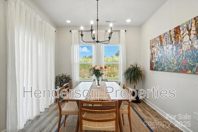 Building Photo - 3140 Seville St