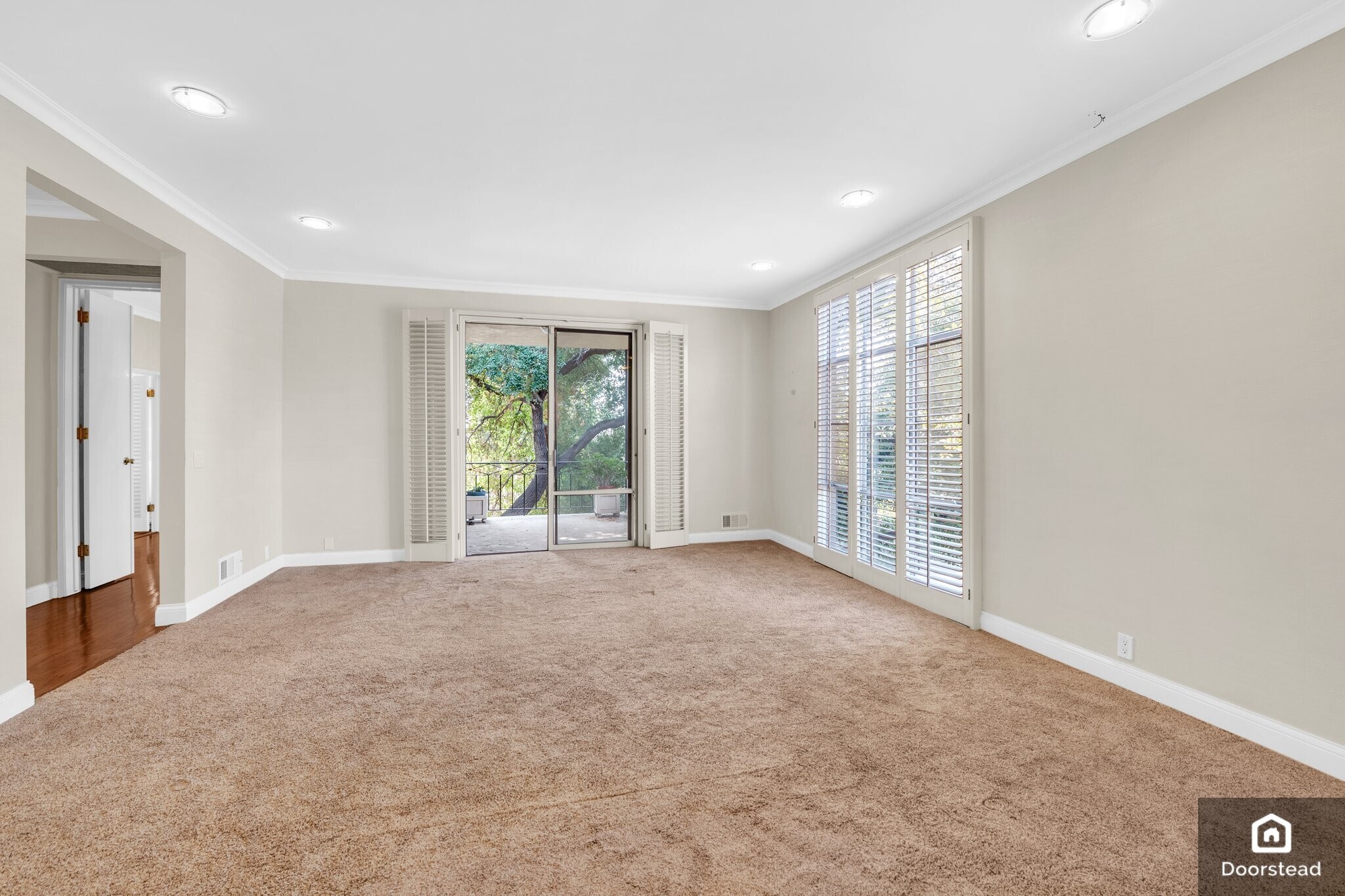 Building Photo - 535 S Orange Grove Blvd