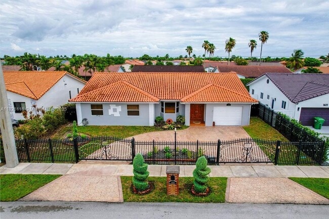 Primary Photo - 1626 SW 139th Ave