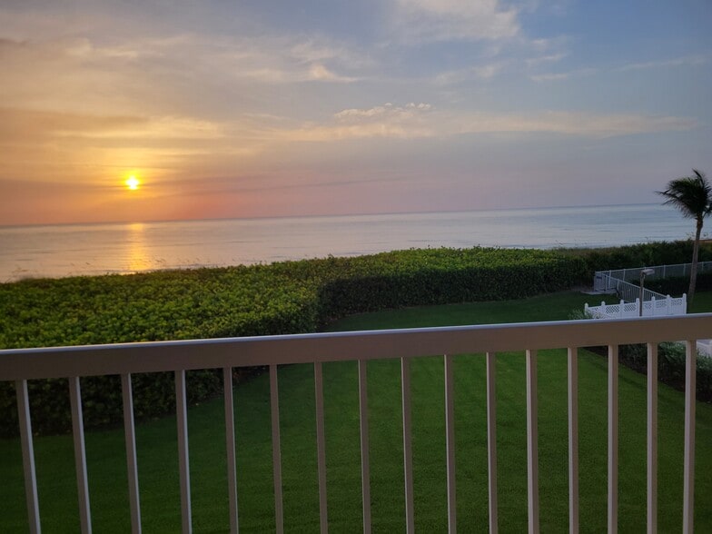 Building Photo - 10600 S Ocean Dr