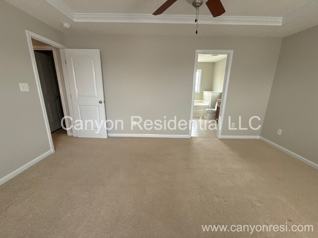 Building Photo - 3628 Crosswinds Dr