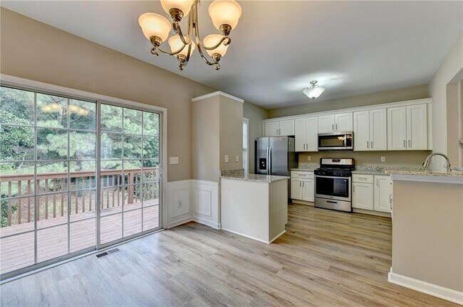 Building Photo - 4005 Edgecomb Dr
