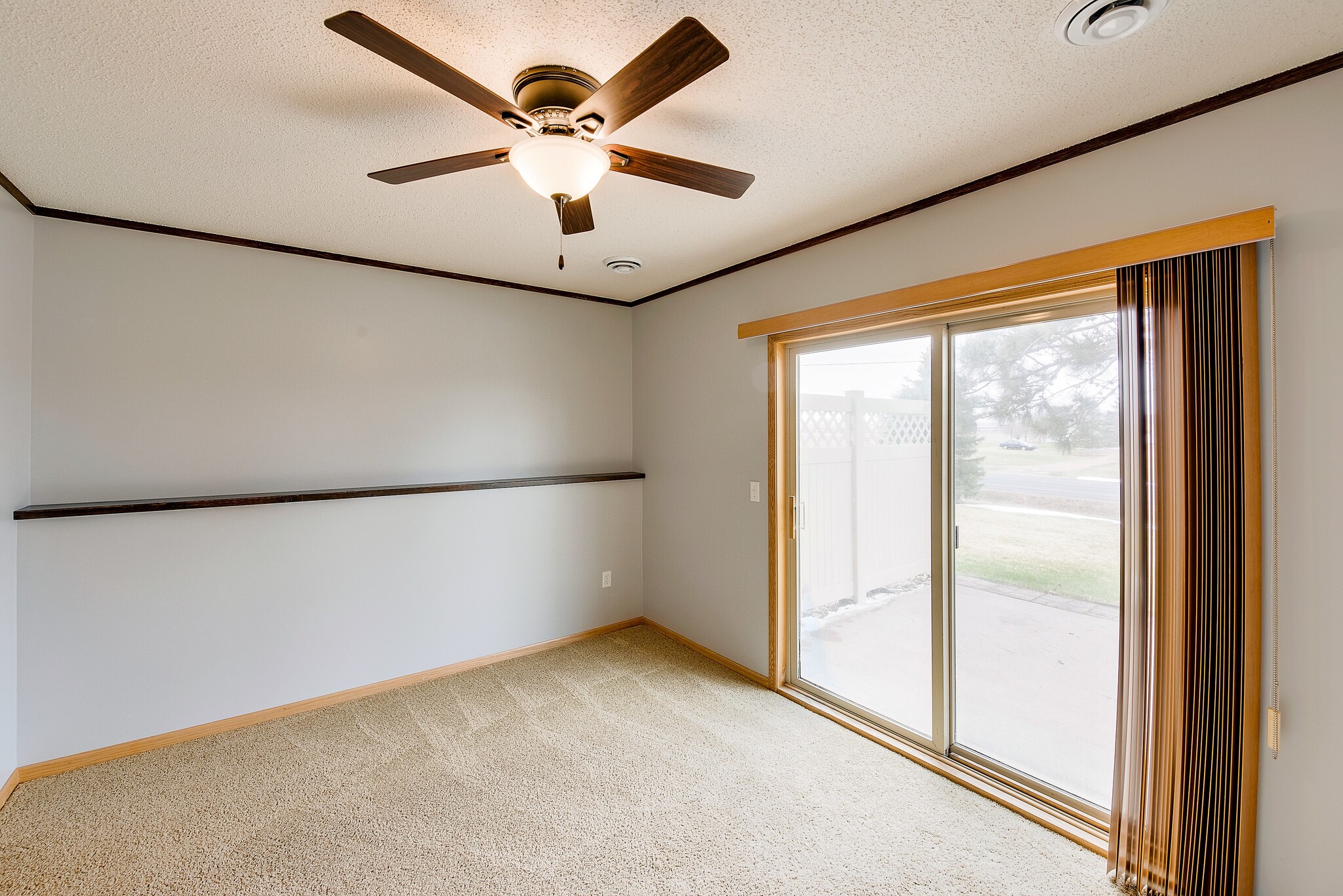 Building Photo - 1728 Ponderosa Ln