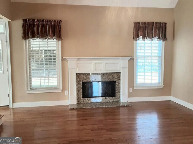 Building Photo - 1070 Camden Park Dr