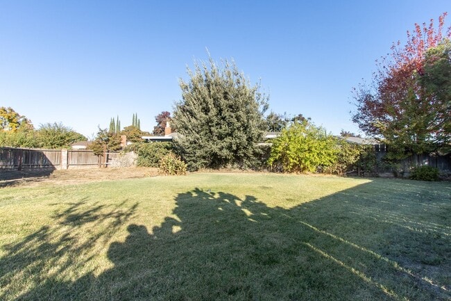Building Photo - Coming soon! 3 Bedroom 2 bath in Modesto.