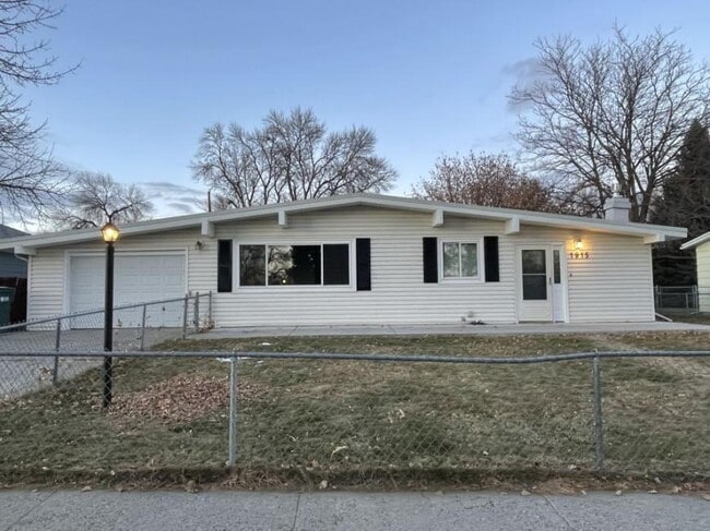 Primary Photo - 3 bedroom in Billings MT 59102
